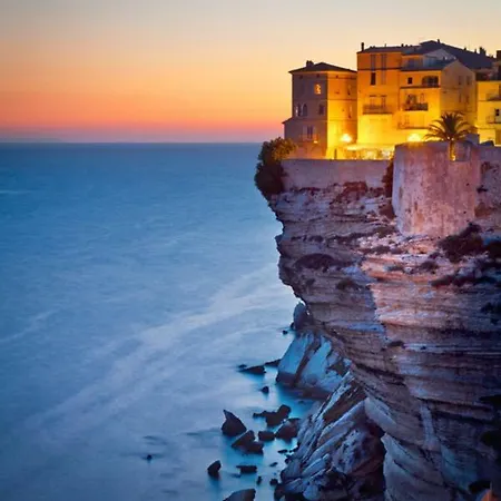 Casteldara بيت ضيافة