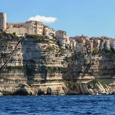 بيت ضيافة Casteldara *